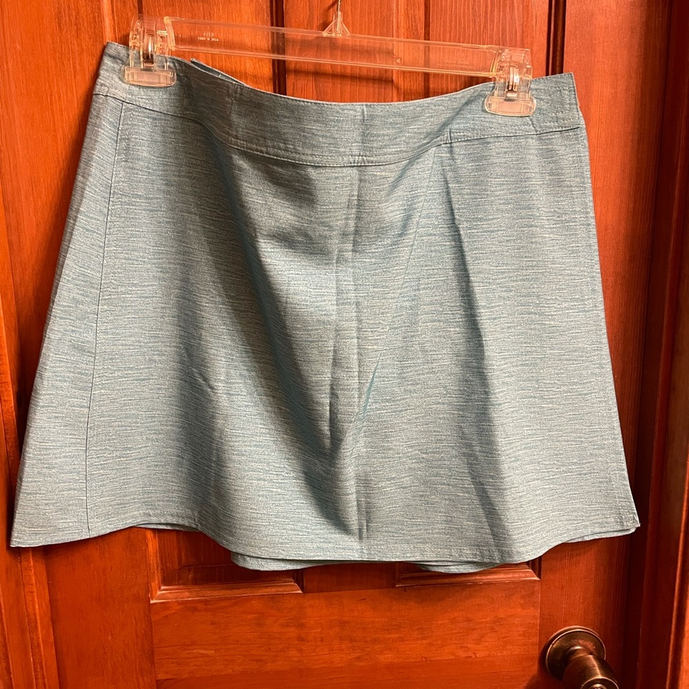 Ripskirt Hawaii. Sz. XL. NWT. Pretty ocean blue. 16” length.